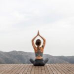5 razones por las que a tu columna le encanta el yoga