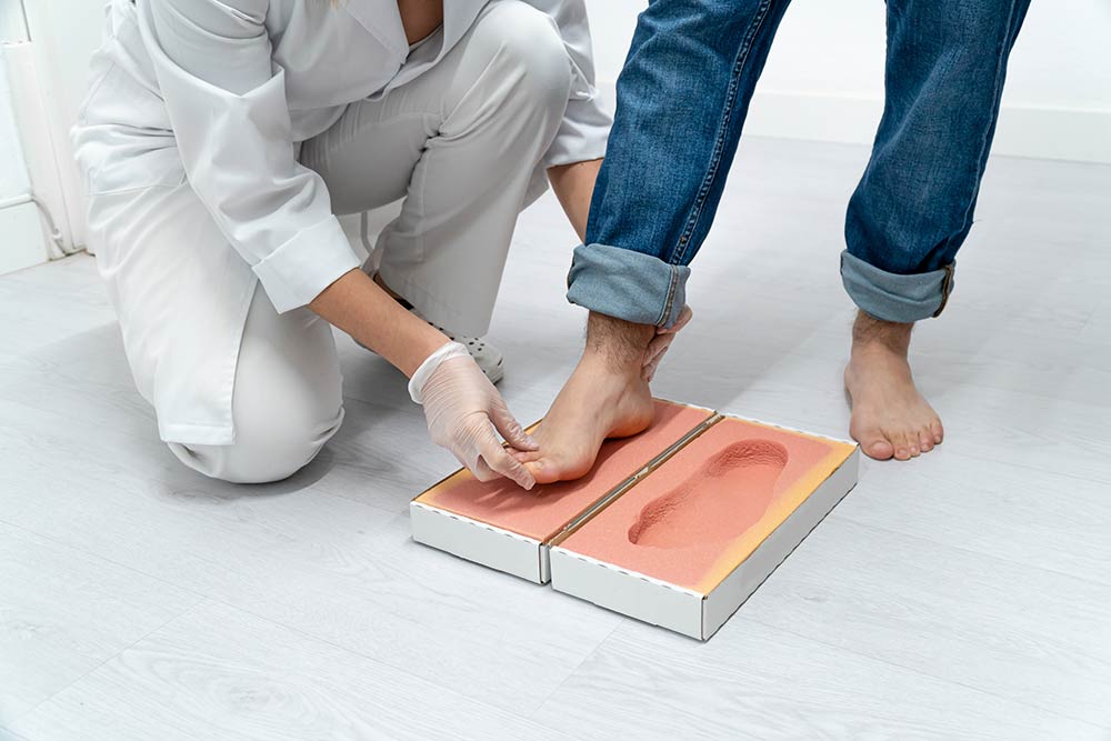 Formas de los pies: ¿Por qué importa si tienes pies planos o arcos altos?