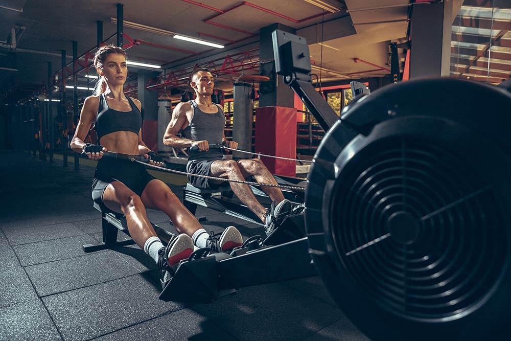 10 ejercicios cardiovasculares que puedes hacer en el gimnasio si odias correr