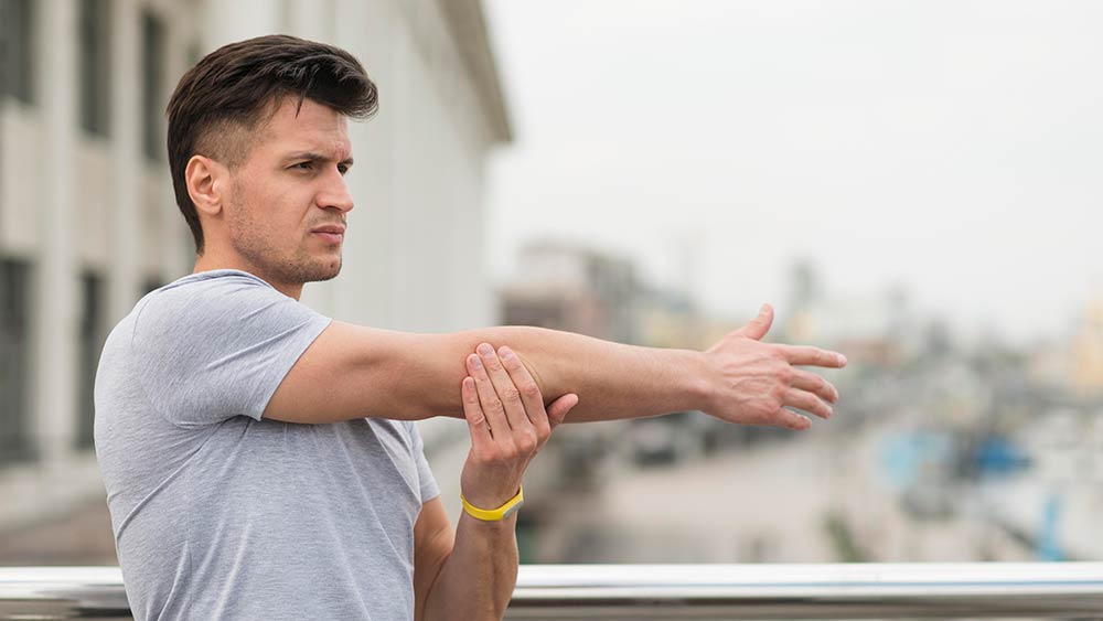 6 posibles razones por las que su codo sigue chasqueando o chasqueando